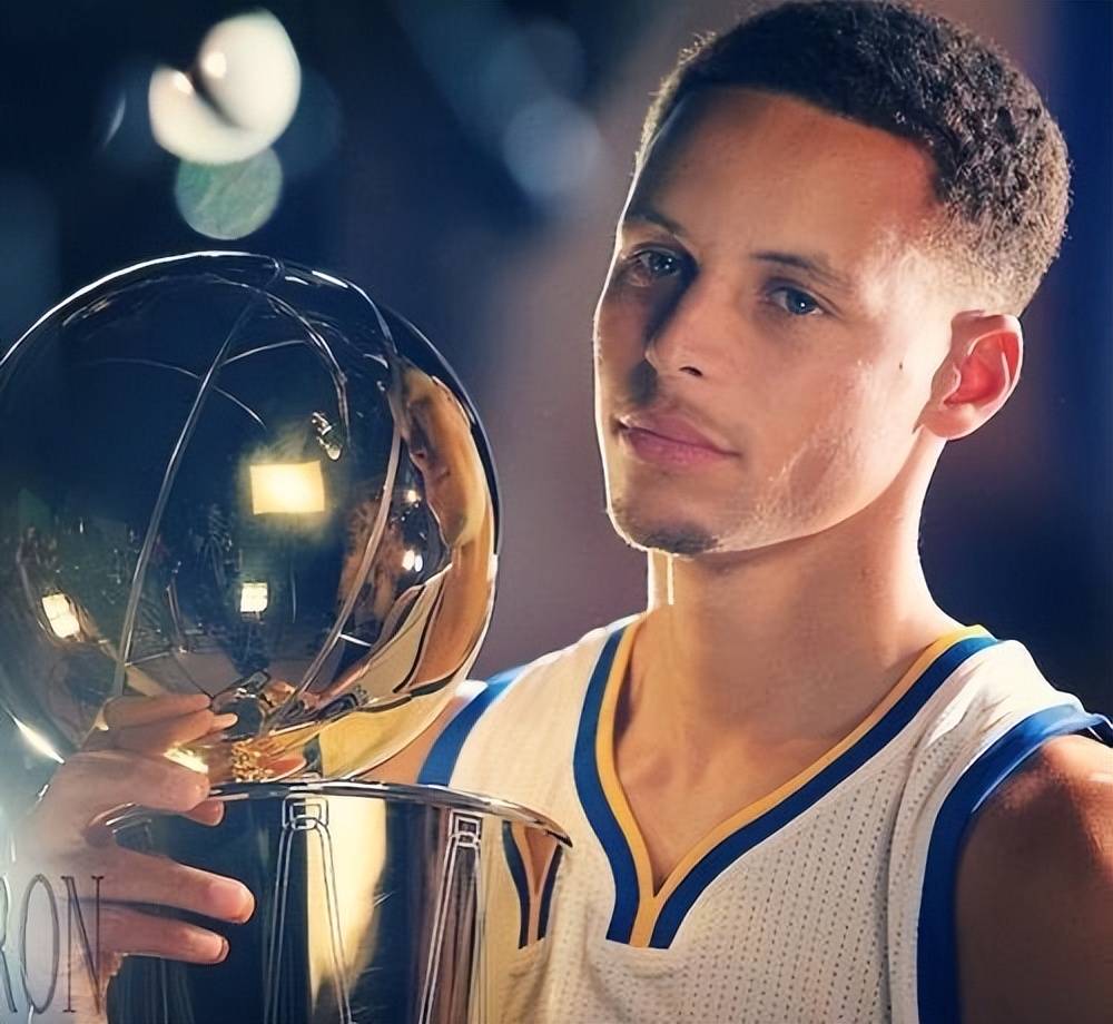 员们临场应 员们临场应